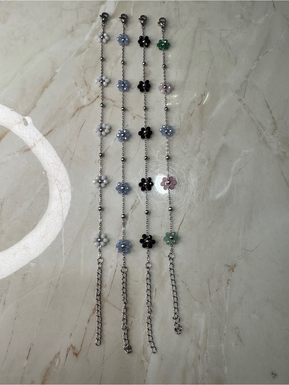 4 Bracelets Delicate Floral Bead Bracelet - White, Blue, Black, Pink, Green